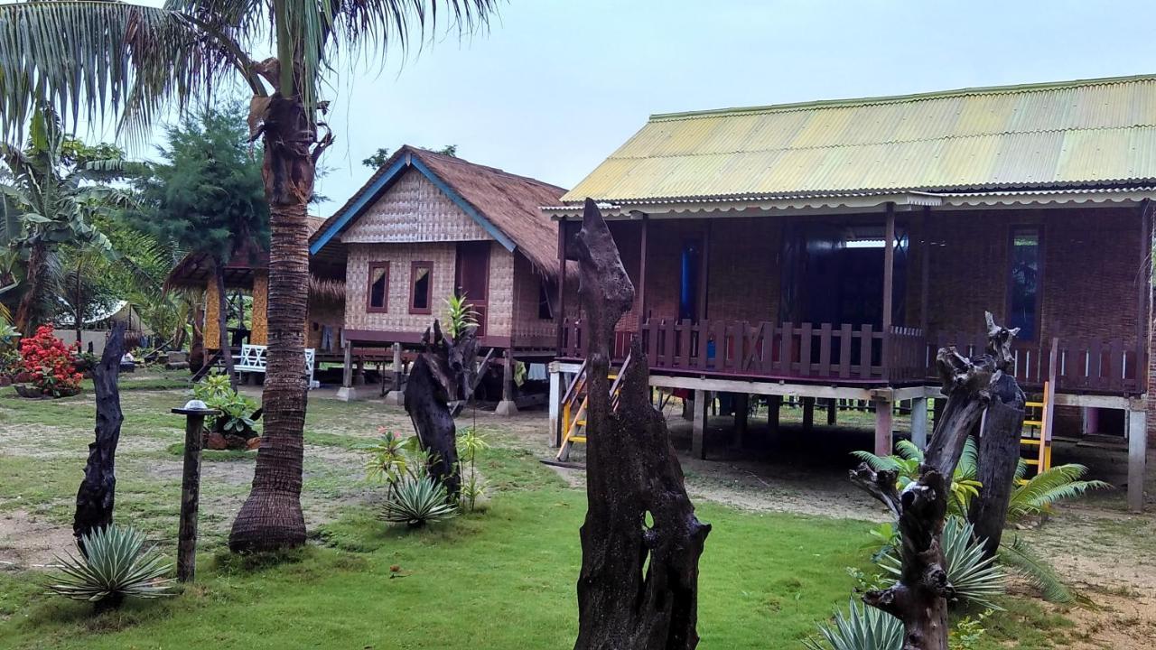 Asari Timo Cottage Karimunjawa Εξωτερικό φωτογραφία