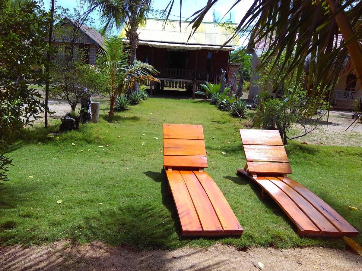 Asari Timo Cottage Karimunjawa Εξωτερικό φωτογραφία
